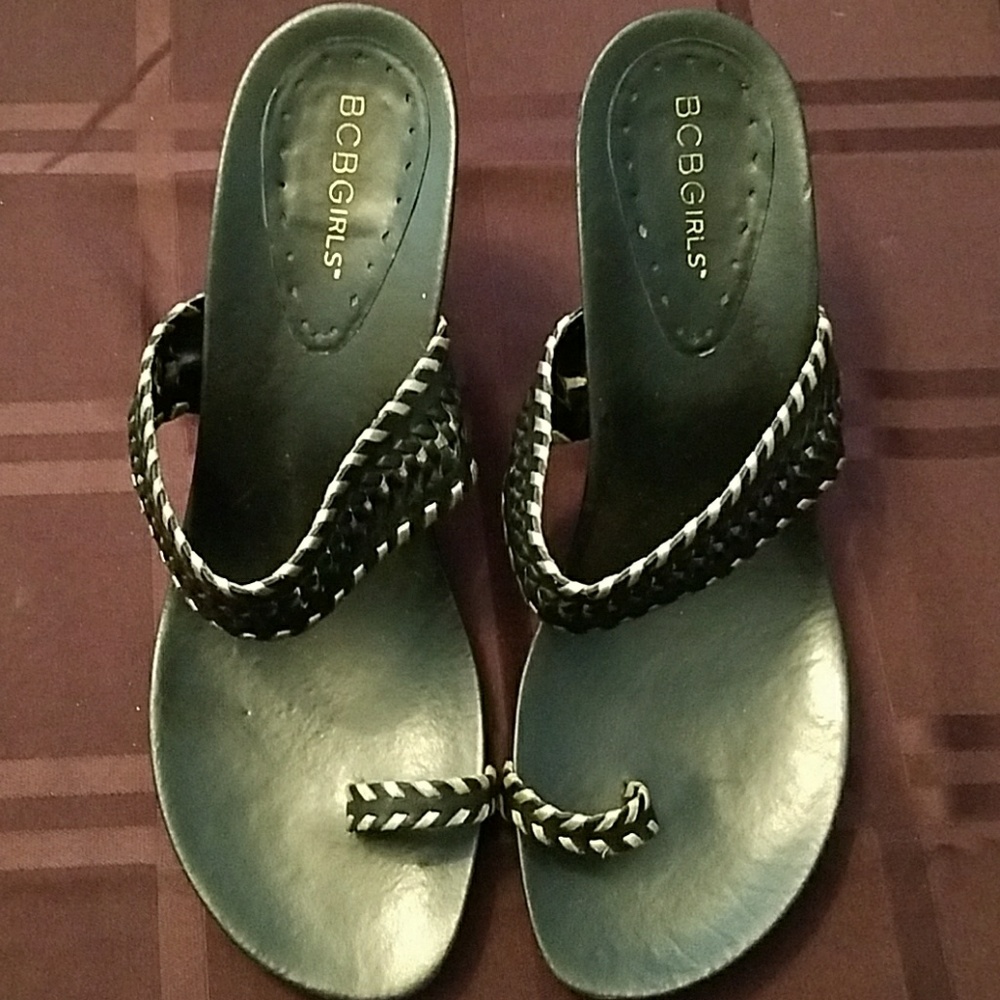 BCBG BRAND NEW NEVER WORN sandal